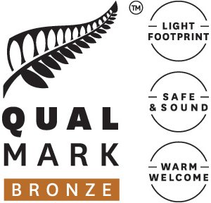 Qualmark Bronze Sustainable Tourism Business Award logo
